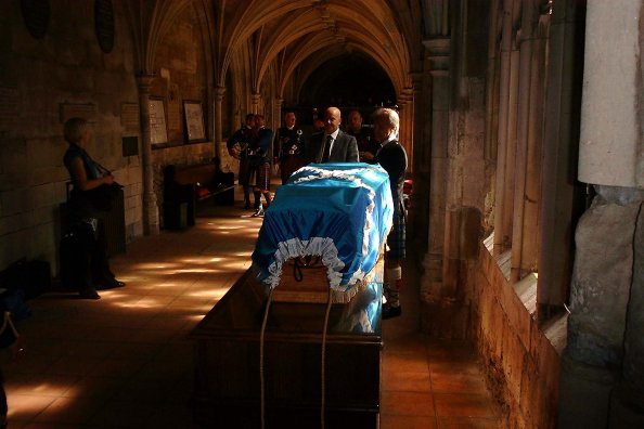 The coffin in the side chapel